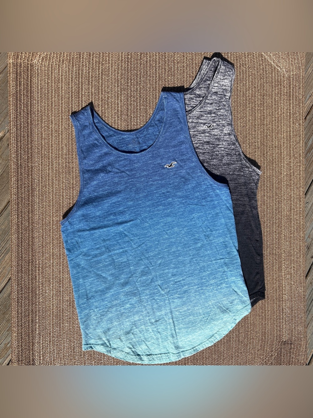 Hollister Co. Men's Ombre Curved Hem Tank Top Bundle - Set of 2 M